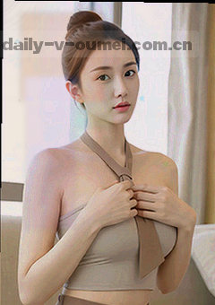 深绿海水与灯塔光束构成的恐怖主题抽象封面
